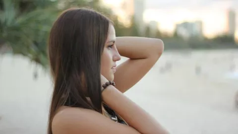 高位截瘫女孩登泰山